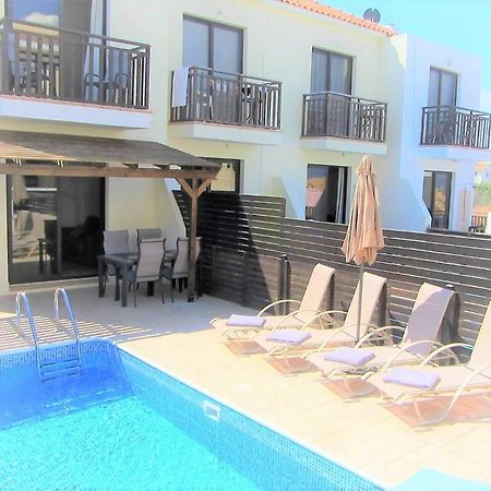 Villa Jade Паралимни Екстериор снимка