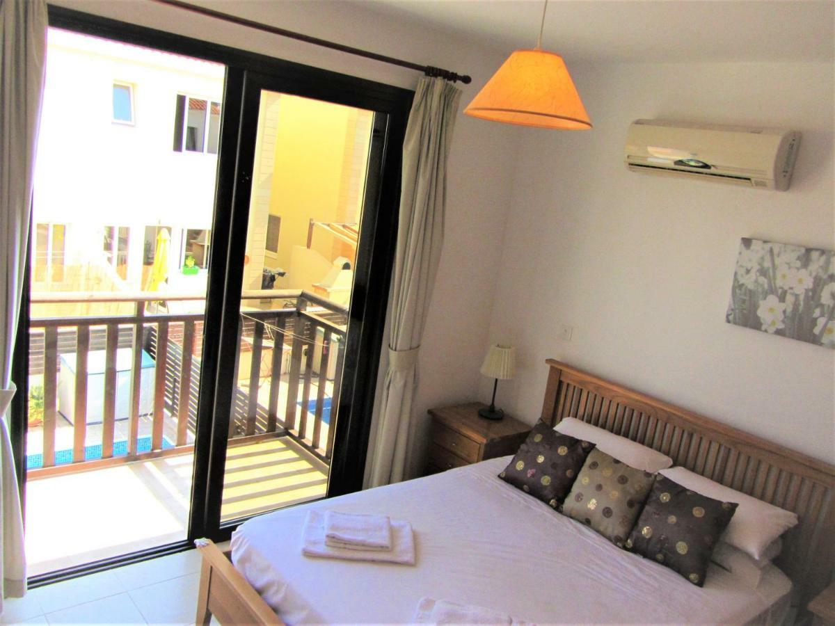 Villa Jade Паралимни Екстериор снимка